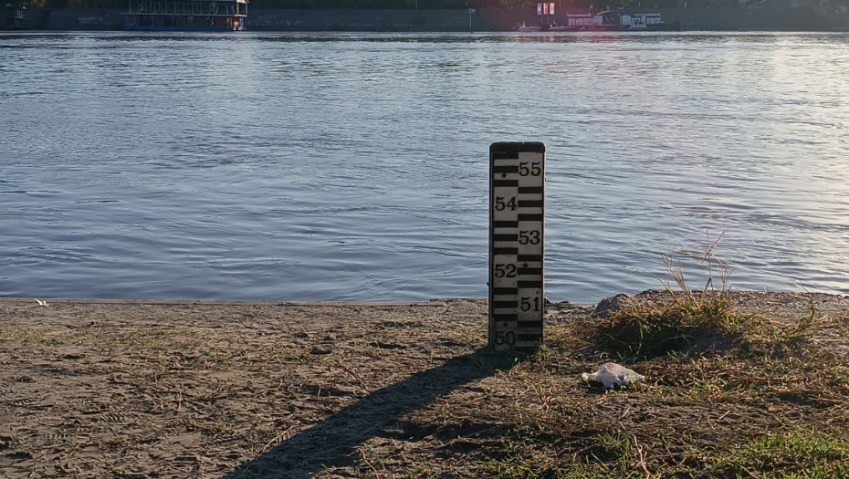 U Rumuniji barža sa preko 1.100 tona đubriva delimično potonula u Dunav