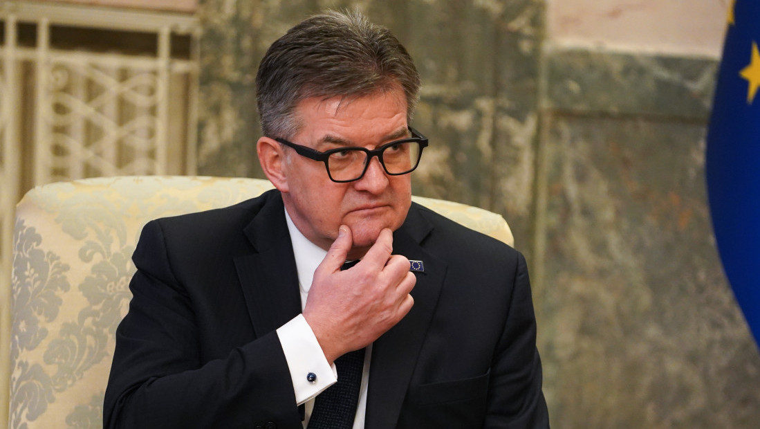 Ficovi koalicioni partneri traže smenu Miroslava Lajčaka zbog veza sa Džefrijem Epstinom