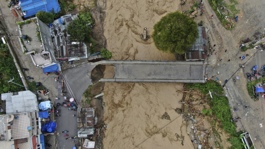 Katastrofalne poplave u Nepalu: Stradalo najmanje 193 osobe, veliki deo Katmandua pod vodom