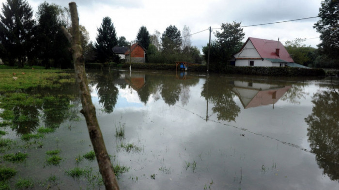 Obilne kiše aktivirale klizišta na jugu Slovenije: Situacija nešto bolja, materijalna šteta velika