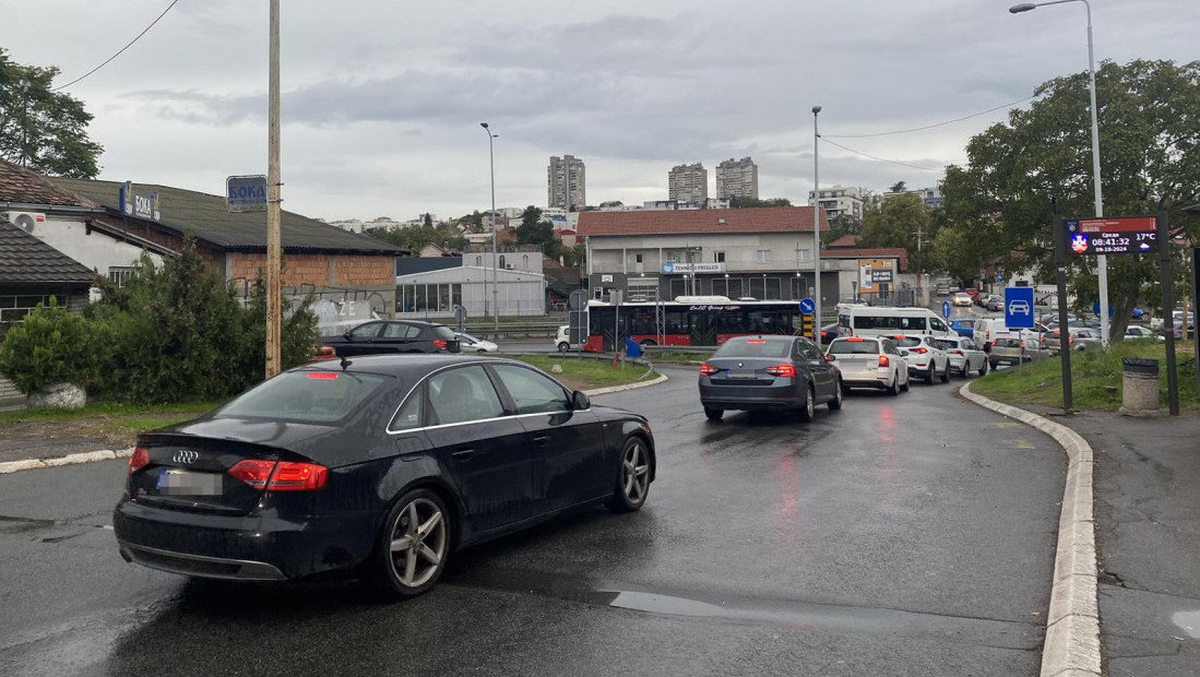 Putevi prohodni, nema snega, savet da se ne kreće bez zimske opreme