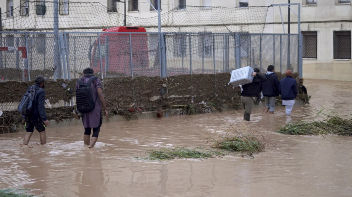 Oluja Adam odnela dva života u Španiji, preti novo nevreme: Škole zatvorene, na snazi crveno upozorenje (VIDEO)