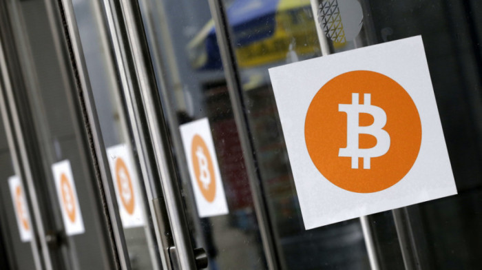 Bitkoin blago pao na 97.750 evra, itirijum za 2,26 odsto na 3.843 evra