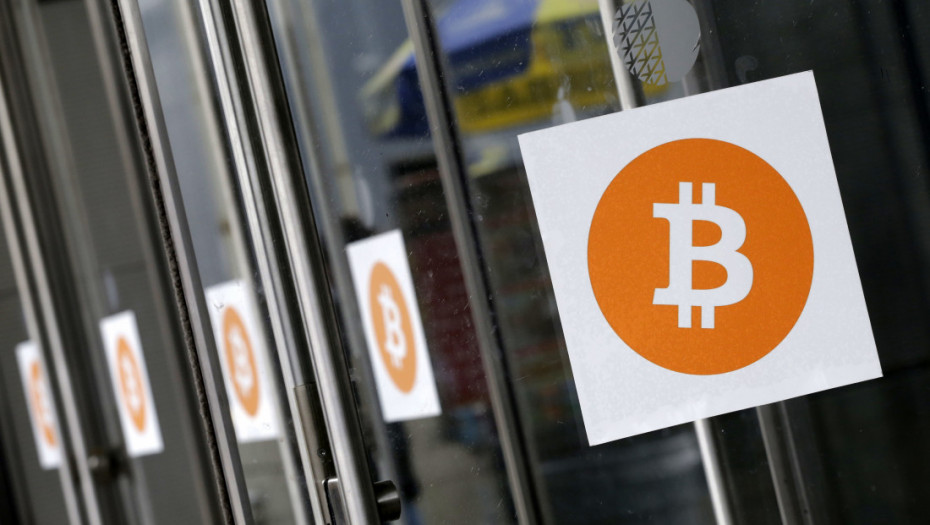 Bitkoin blago pao na 97.750 evra, itirijum za 2,26 odsto na 3.843 evra