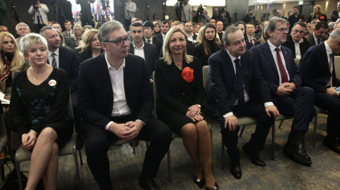 Predsednik Vučić i ministarka Macura o novim inicijativama za bolji položaj žena