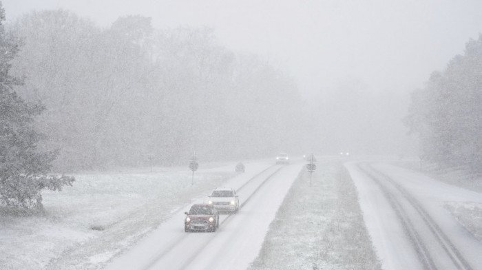 Francuska na udaru talasa hladnog vremena: Proglašen stepen uzbune, očekuje se velika količina snega
