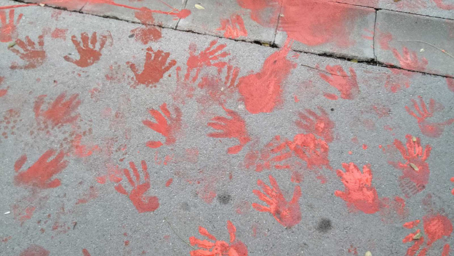 Generalni direktor RTV pozvao studente u blokadi da očiste svoje grafite sa zgrade televizije