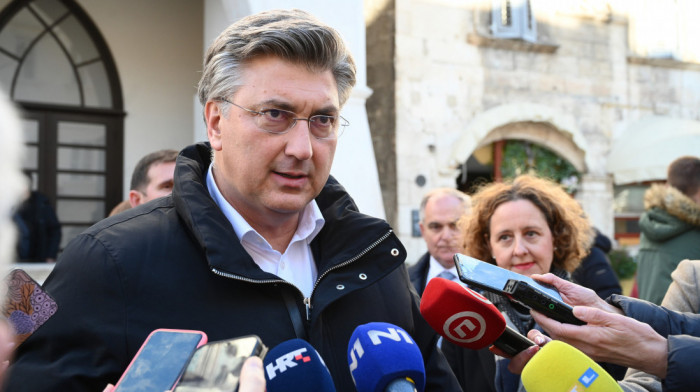 Plenković bio na misi u Vatikanu: Susreo sa papom Franjom, čestitao mu Uskrs i poželeo dobro zdravlje