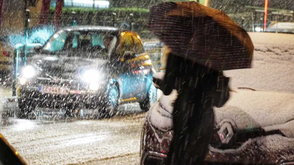 Nova najava RHMZ-a: Obilne padavine i sneg širom Srbije, vozačima se savetuje oprez