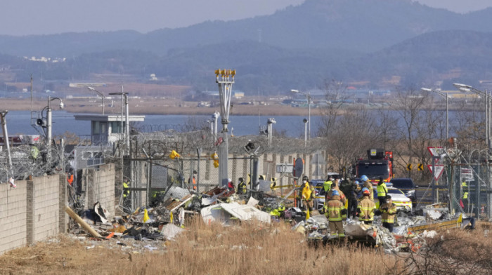 U avionskoj nesreći u Južnoj Koreji poginulo 179 osoba, dvoje preživelih
