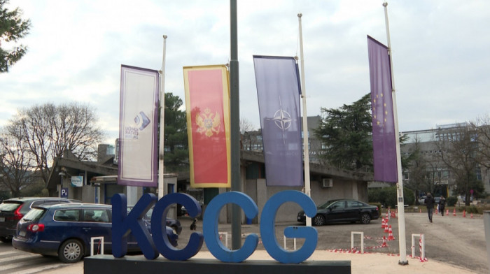 Godišnjica masakra u Crnoj Gori: Cetinjani zapalili sveće za nevine žrtve, zastave na pola koplja