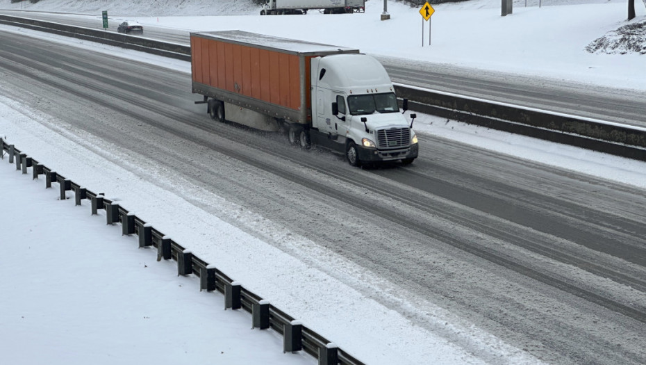 Auto-putevi i sve državne saobraćajnice prvog reda prohodni za saobraćaj: Na snazi zabrana za šlepere na tri teritorije