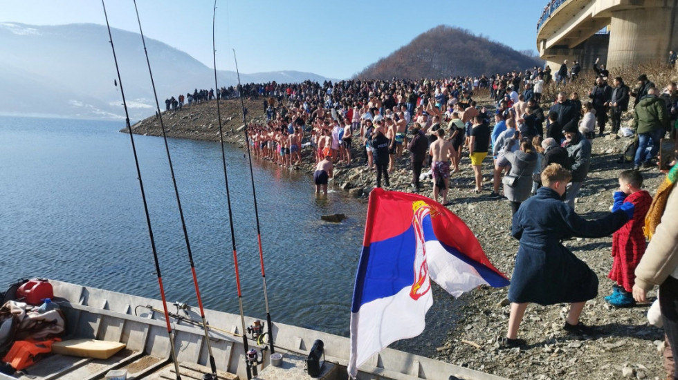 Eparhija raško-prizrenska: Ne možemo da preuzmemo odgovornost za plivanje za Časni krst na Gazivodama