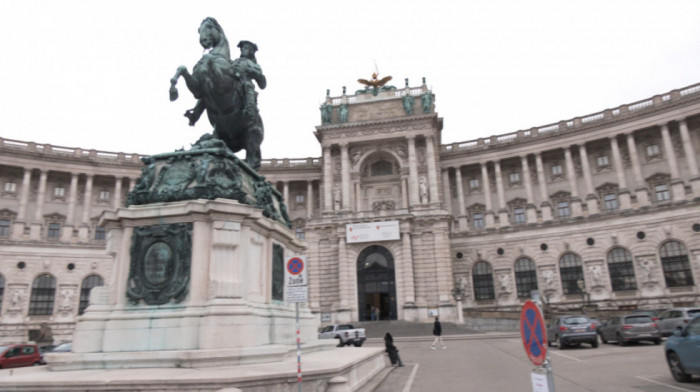 Kad se peku napolitanke, Bečlije se greju: Čuvena fabrika snabdeva stotine domova, tajna je u jednoj od najvećih peći