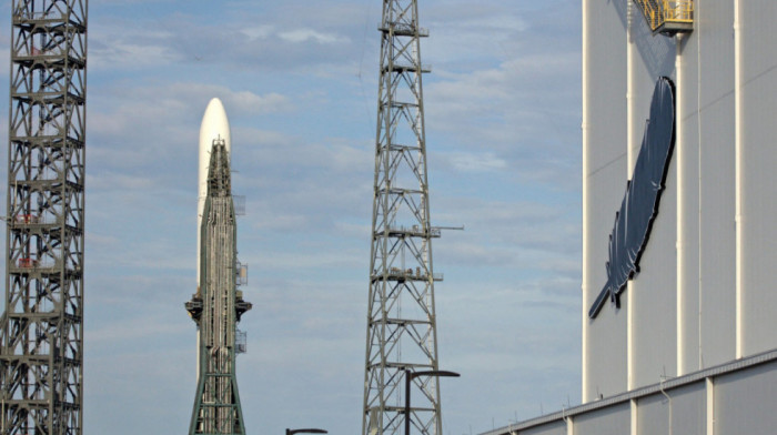 Kako je srpska zastava završila na letu za svemir Bezosovom raketom?