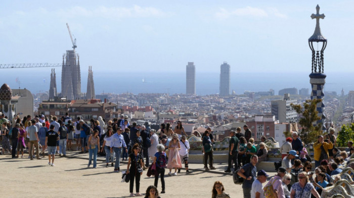 Katalonija odložila naplaćivanje turističke takse od 15 evra najranije do oktobra