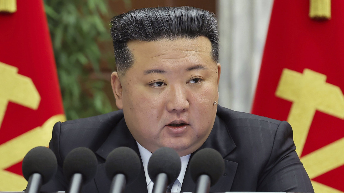 Kim Džong Un u Severnoj Koreji nadgledao testiranje raketnog motora na čvrsto gorivo