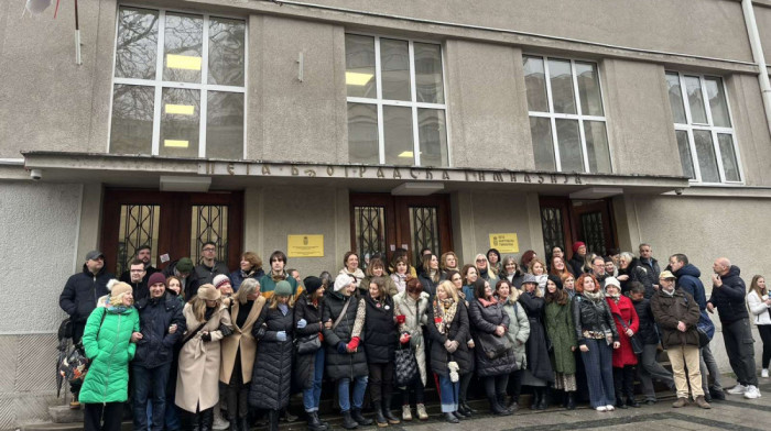 Peta beogradska gimnazija prekida blokadu: Više od polovine učenika glasalo za povratak u klupe od ponedeljka