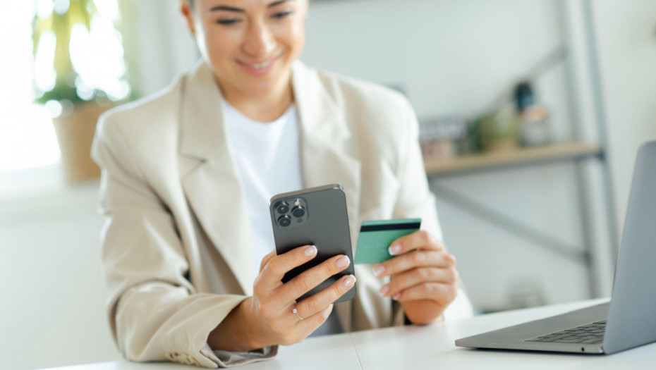 Evrostat: U 23 regiona EU oko 80 odsto ljudi naručivalo robu i usluge preko interneta