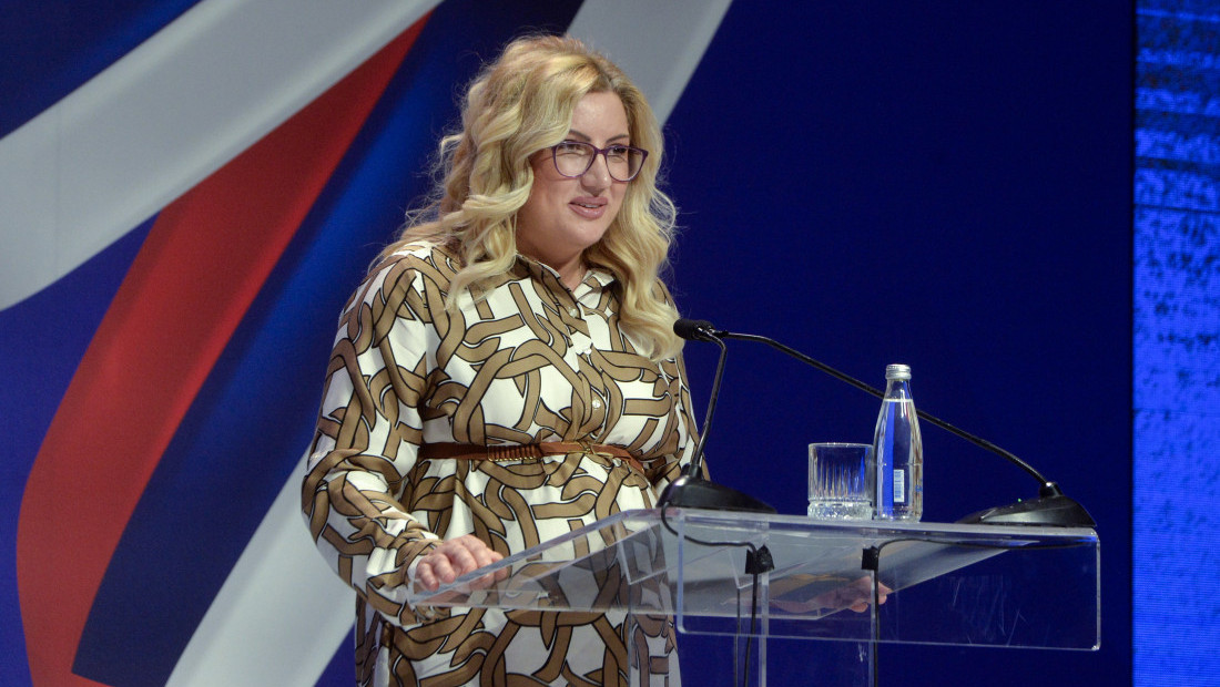 "Živeo Gavrilo": Vučić objavio da se porodila poslanica Sonja Ilić, kojoj je pozlilo posle haosa u Skupštini Srbije
