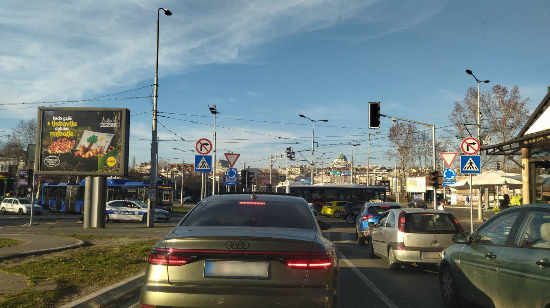 AMSS: Saobraćaj povremeno pojačan, teretnjaci na izlazu čekaju najviše četiri sata