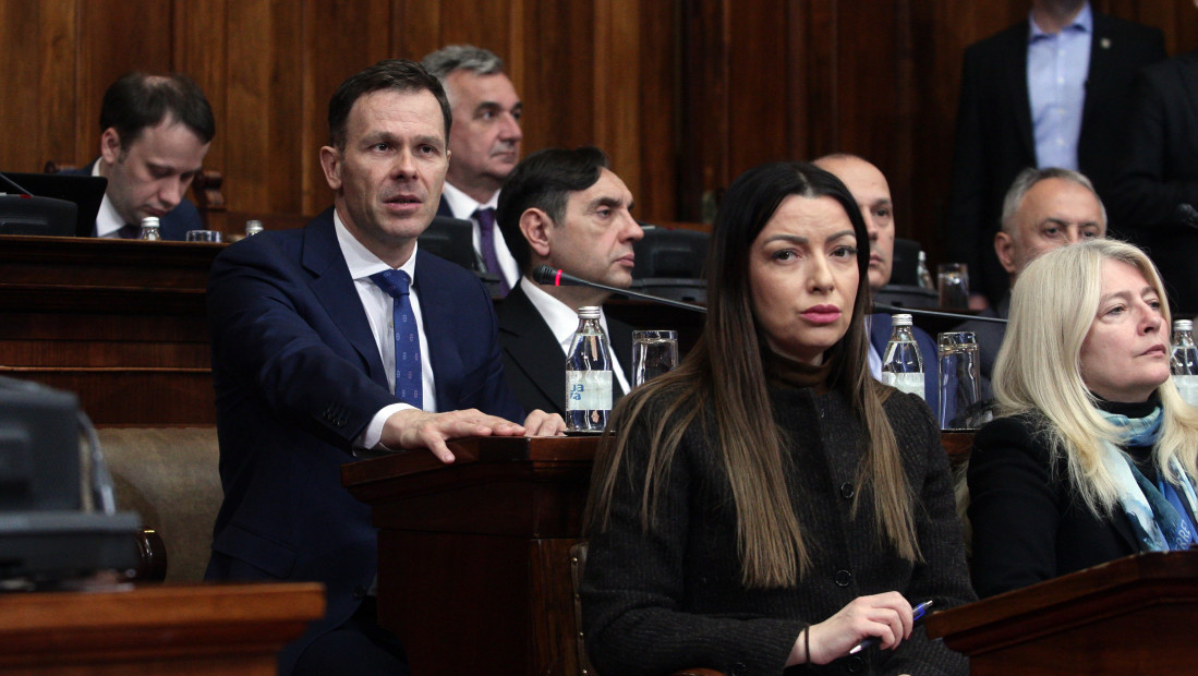 Mesarović: Osuđujem nasilje u Novom Sadu, pokušavaju da izazovu nemire