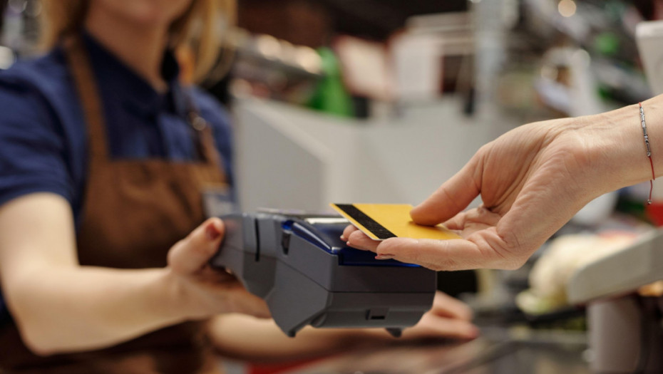 Zašto se ne traži PIN za svako plaćanje: Da li su građani zaštićeni u slučaju krađe kartice