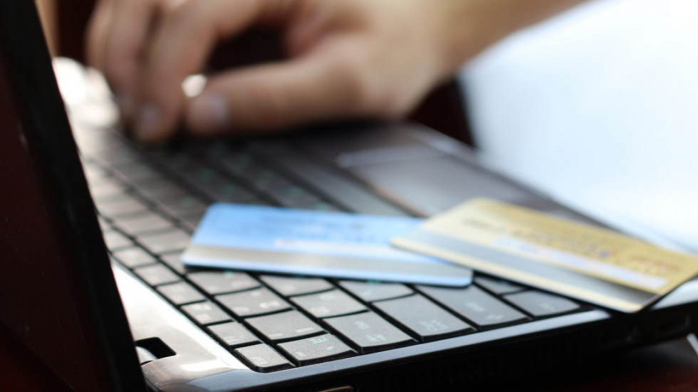 Elektronski račun za struju u Srbiji koristi više od 400.000 građana