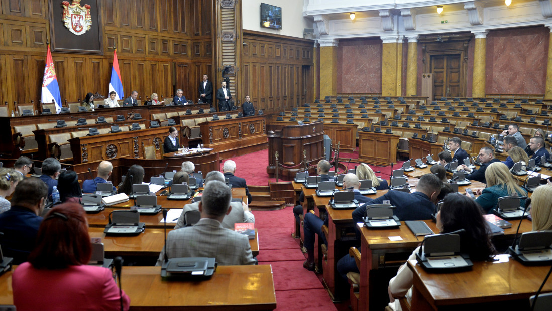 Skupština konstatovala ostavku premijera Miloša Vučevića