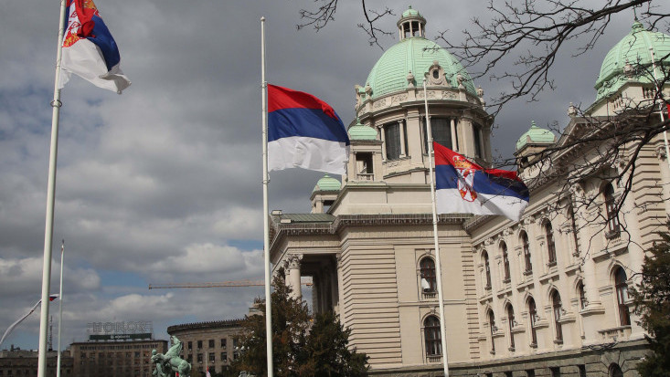 Danas Dan žalosti povodom godišnjice stradanja građana u padu nadstrešnice u Novom Sadu