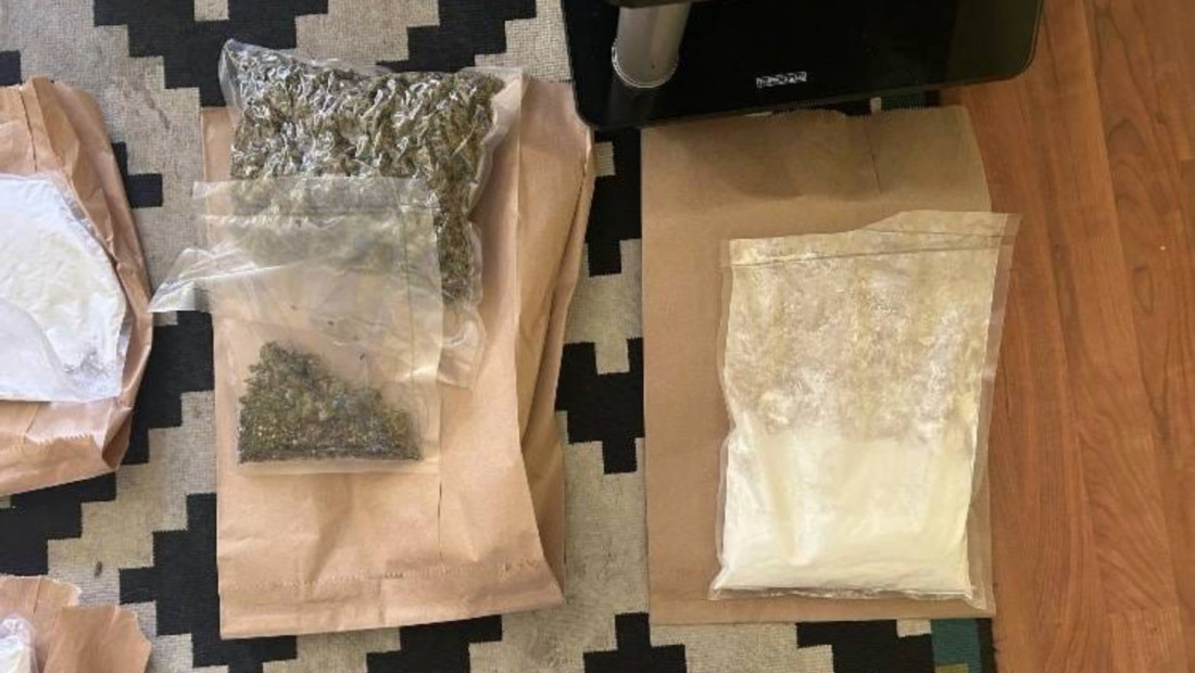 U Leskovcu uhapšen muškarac u čijoj kući je pronađeno oko pola kilograma heroina i manja količina kokaina