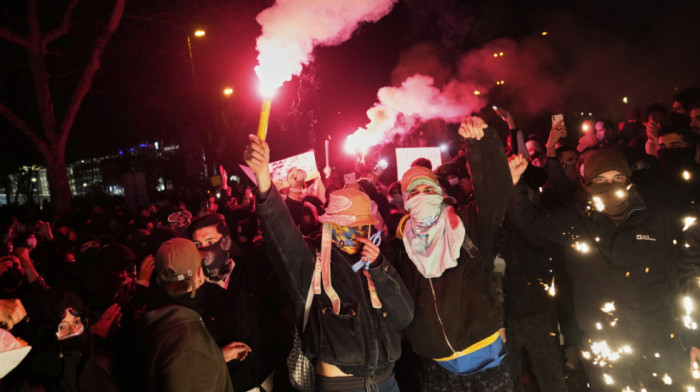 Turska policija privela 384 osobe nakon sukoba na protestima u Istanbulu
