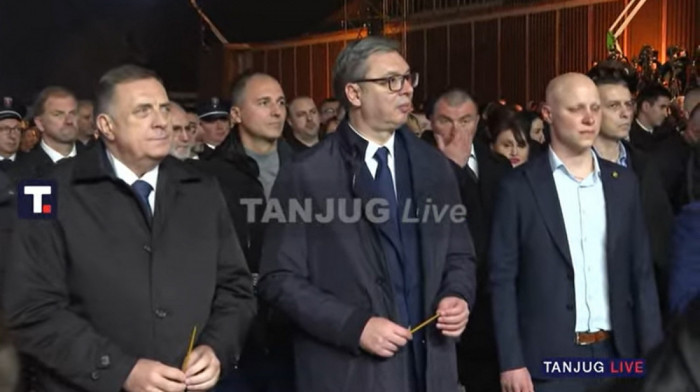 Državna ceremonija u Batajnici: Dan sećanja na stradale u NATO agresiji, obeležavanju prisustvuje Vučić