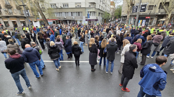 Protesti širom Srbije: 16 minuta tišine za stradale u Novom Sadu