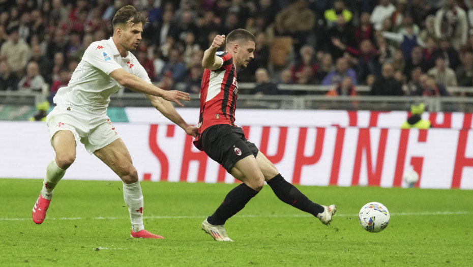 Luka Jović golom doneo remi Milanu protiv Fiorentine