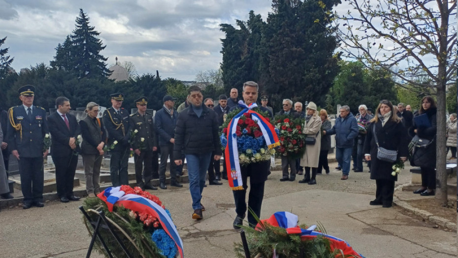 Polaganjem venaca u Aleji stradalih obeležen 6. april