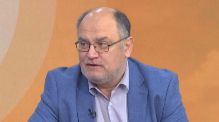Rabrenović: Tramp preuredio odnose sa EU, Srbija da se prilagodi novim geopolitičkim prilikama