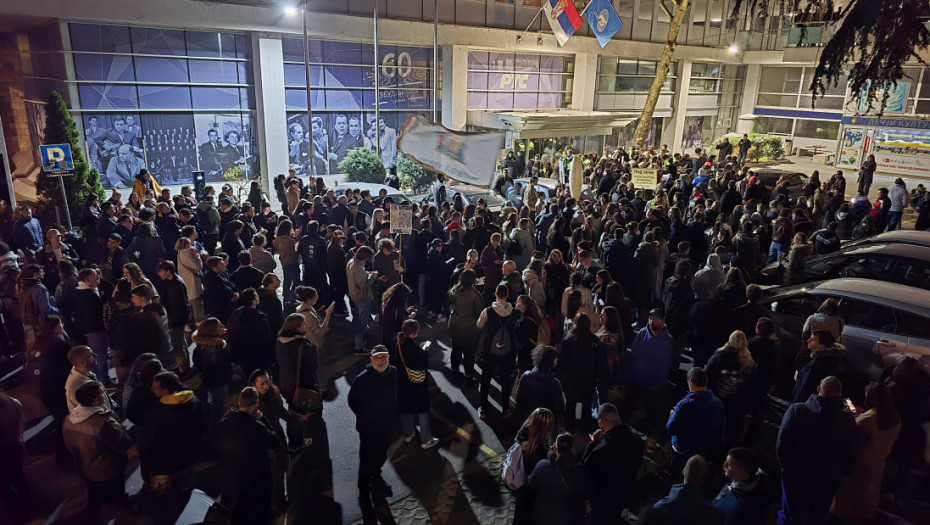 Protest ispred RTS-a, blokirana Takovska ulica: Studenti u blokadi pozvali na okupljanje ispred javnog servisa