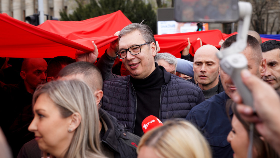 Vučić: Dosta je bilo povlačenja i sklanjanja pred najgorima, državu i svoju zemlju nećemo nikome dati