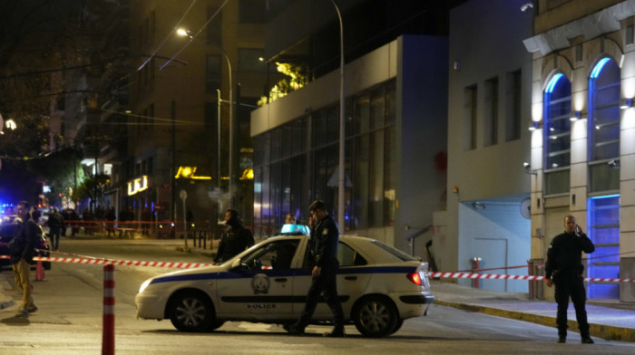 Nepoznate osobe izvršile napad molotovljevim koktelima na policijsku stanicu u Atini, nema povređenih