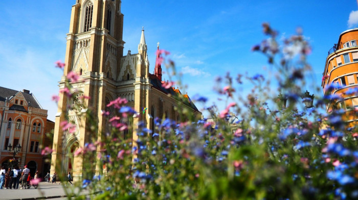 Strogi post i molitva - kako katolički vernici danas obeležavaju Veliki petak