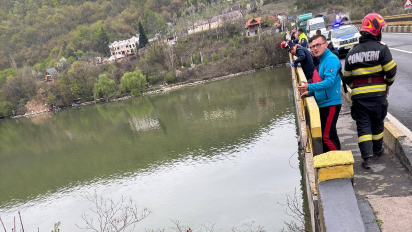 Nesreća u Rumuniji: Minibus se survao sa vijadukta u Dunav, spasilačka operacija u toku