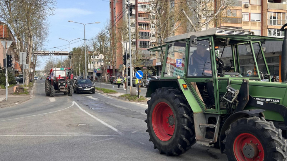 Studenti u blokadi blokirali četiri raskrsnice u Kraljevu, najavili 16-časovni protest