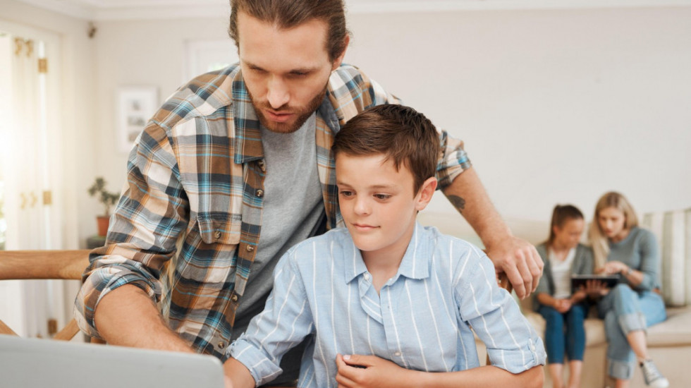 Od sutra veći cenzus za dečji dodatak: Ko ima pravo i koliko iznosi pomoć