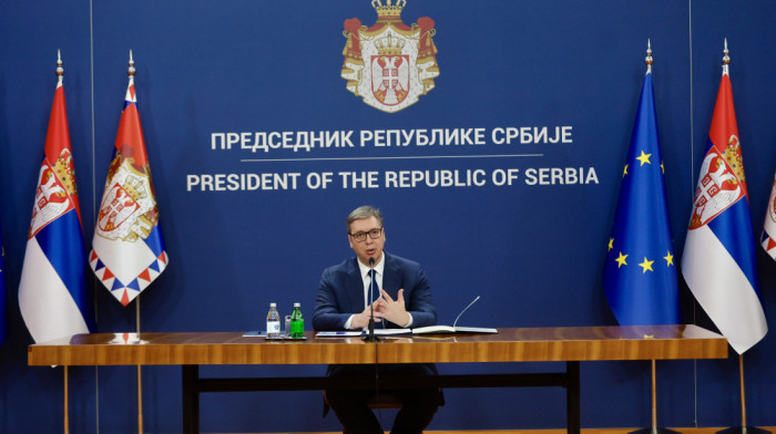 Vučić: Sutra kreće isplata martovske plate zbog praznika