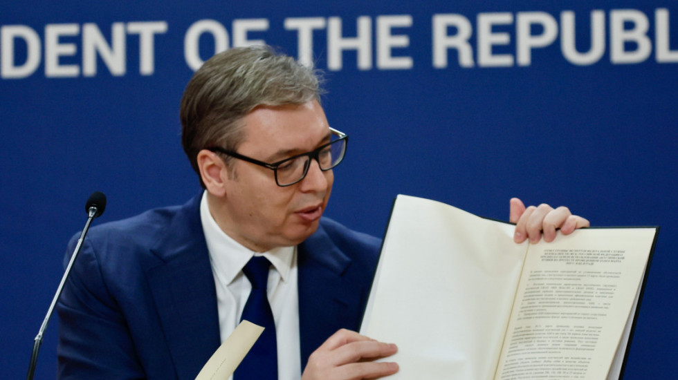 Vučić pokazao izveštaj ruskog FSB: Nisu korišćeni akustični uređaji koje policija ima