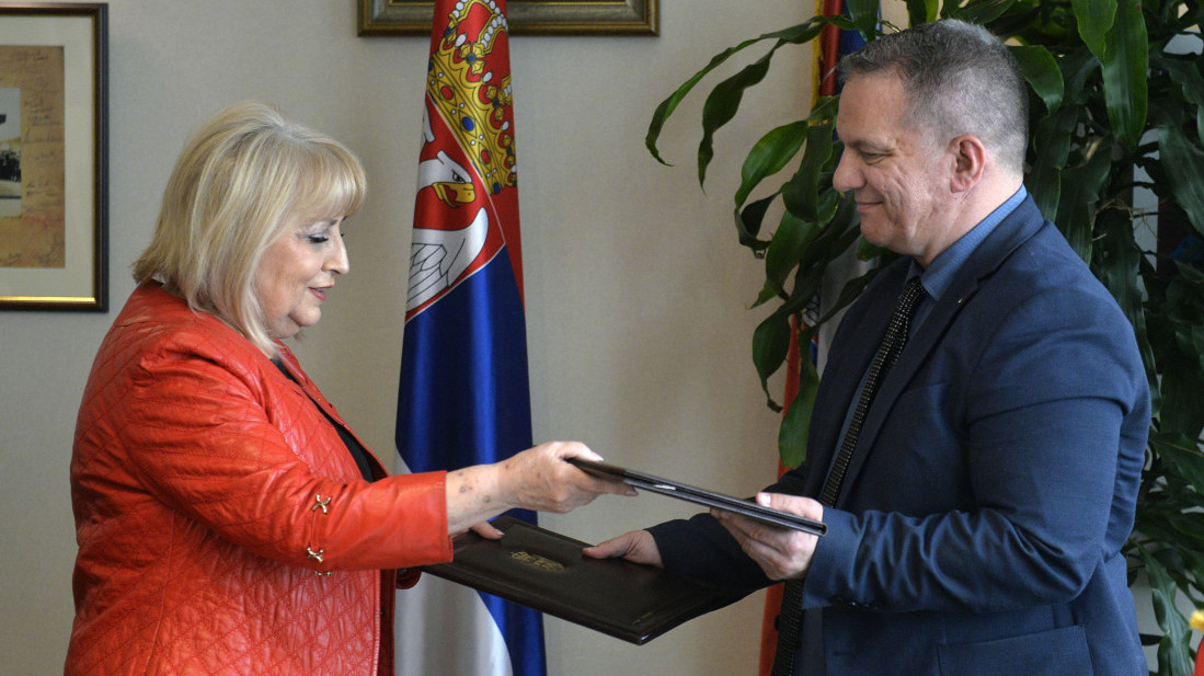 Novi ministar prosvete Dejan Vuk Stanković preuzeo dužnost od Slavice Đukić Dejanović