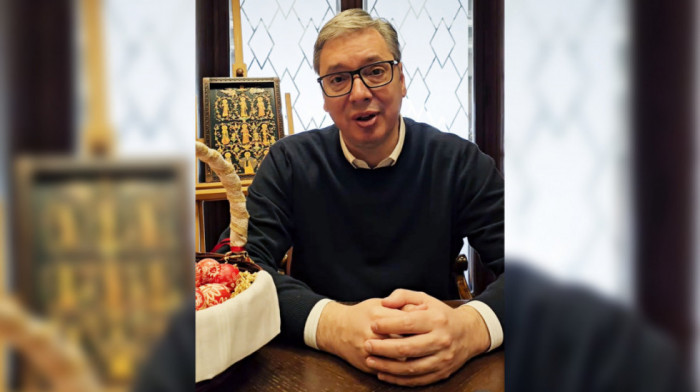 Oglasio se Vučić povodom blokade Radio televizije Srbije