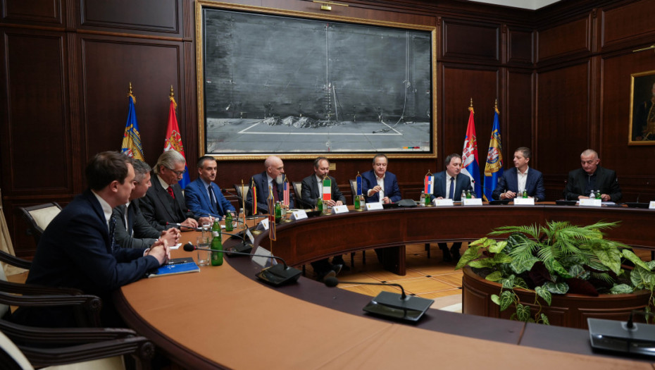 MUP: Ministri Dačić, Đurić i Vujić sa Kvintom i EU razgovarali o blokadi RTS-a