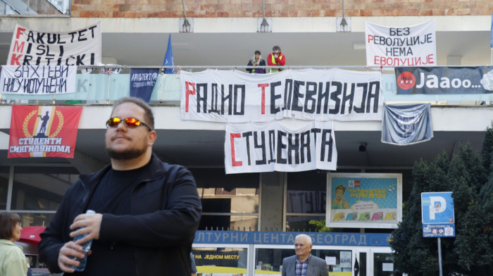 Šesti dan blokade RTS-a: Izmenjena programska šema, neke emisije se ne emituju
